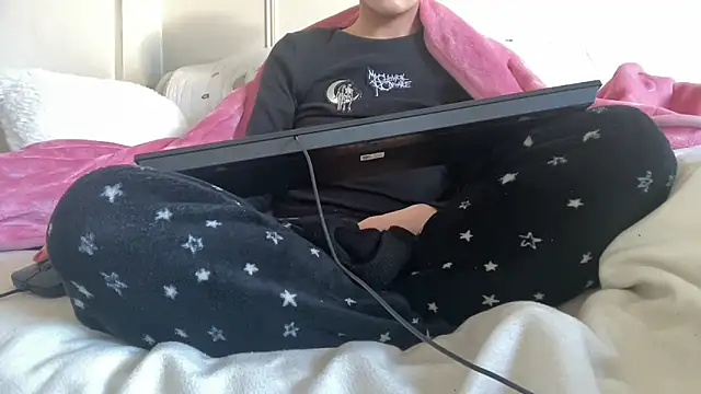 ijustturned18today online show from February 14, 2026, 9:39 am