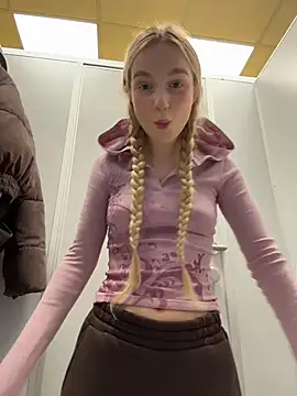 -teenytiny- online show from February 12, 2026, 4:24 pm