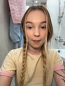 -teenytiny- online show from March 2, 2026, 4:36 pm