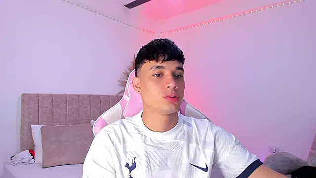 Snapshot of Michael_Jordan_zz chatting on July 29, 2026, 9:29 am Michael Jordan zz online show from July 29, 2026, 9:29 am