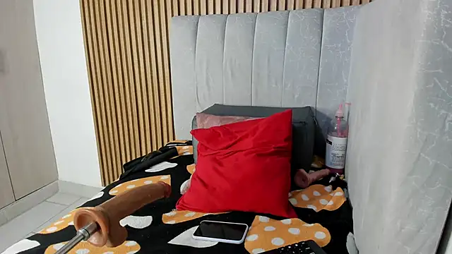 Snapshot of TiifanyGrey chatting on January 7, 2026, 2:25 am TiifanyGrey online show from January 7, 2026, 2:25 am