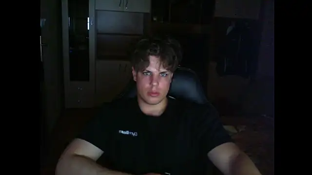Snapshot of GymGuy0505 chatting on June 2, 2026, 9:39 pm GymGuy0505 online show from June 2, 2026, 9:39 pm