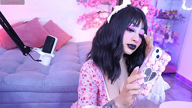 Hayami Lee online show from April 20, 2026, 2:14 am