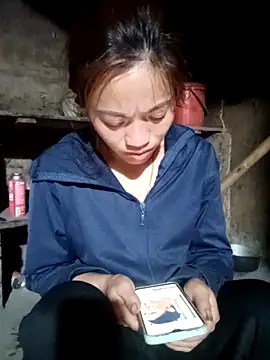 little-effy online show from April 18, 2026, 10:54 pm