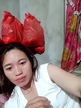 little-effy online show from May 9, 2026, 1:27 pm