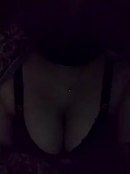 Snapshot of nosrat014 chatting on December 18, 2025, 6:03 pm nosrat014 online show from December 18, 2025, 6:03 pm