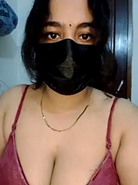 nosrat014 online show from April 7, 2026, 4:51 pm