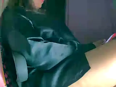 butterflyslay online show from December 13, 2025, 9:09 pm