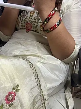 butterflyslay online show from February 13, 2026, 7:37 am