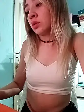 soylulita07 online show from February 5, 2026, 6:51 am