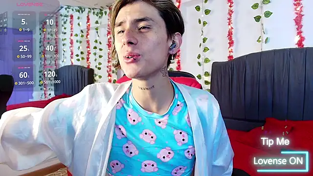 Snapshot of Hot_Alan1 chatting on January 13, 2026, 2:22 pm Hot Alan1 online show from January 13, 2026, 2:22 pm