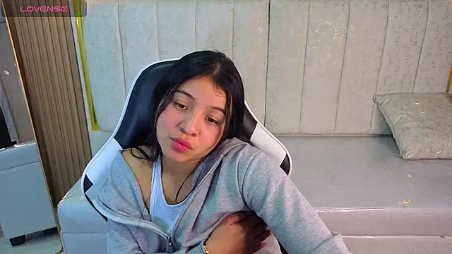 Snapshot of Sofi_Adams_Tx chatting on December 17, 2025, 1:39 pm Sofi Adams Tx online show from December 17, 2025, 1:39 pm