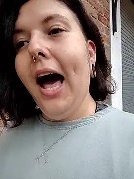 Divine Pouvoir online show from February 19, 2026, 8:05 pm