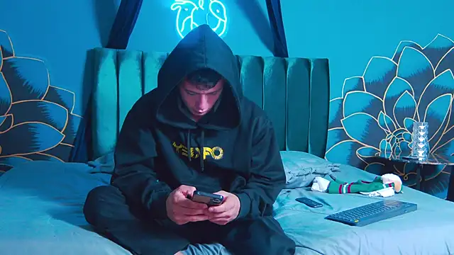 Snapshot of MagnusKnight_ chatting on January 9, 2026, 12:08 pm MagnusKnight online show from January 9, 2026, 12:08 pm