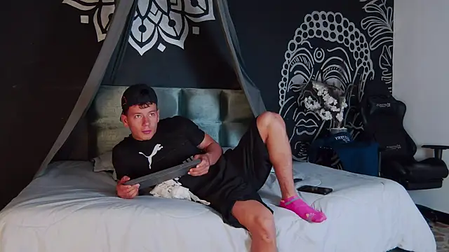 Snapshot of MagnusKnight_ chatting on January 13, 2026, 1:49 pm MagnusKnight online show from January 13, 2026, 1:49 pm