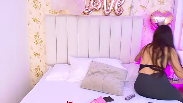 Celeste Clarke online show from February 20, 2026, 8:09 pm