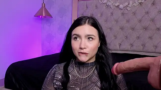 kylie river online show from April 19, 2026, 6:10 pm