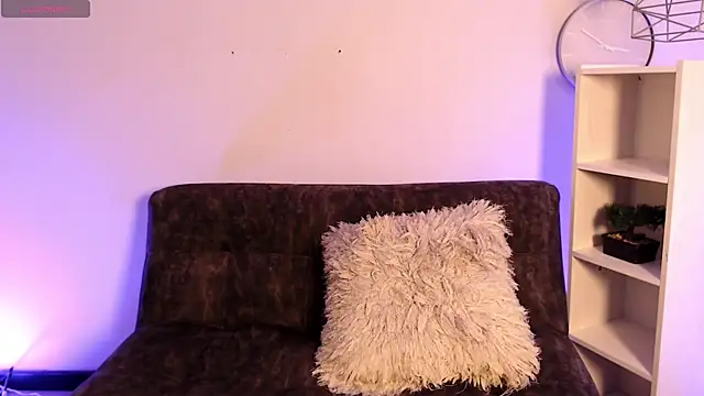 Snapshot of Lunaclarx chatting on December 19, 2025, 12:12 pm Lunaclarx online show from December 19, 2025, 12:12 pm