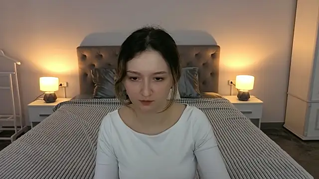 CyrenaLuxe online show from April 7, 2026, 6:03 am
