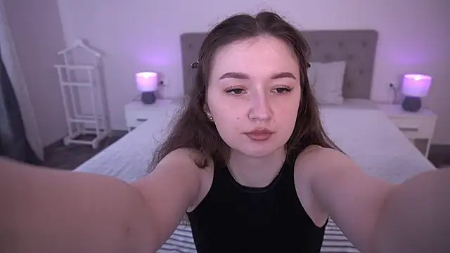 Snapshot of CyrenaLuxe chatting on June 4, 2026, 5:46 am CyrenaLuxe online show from June 4, 2026, 5:46 am