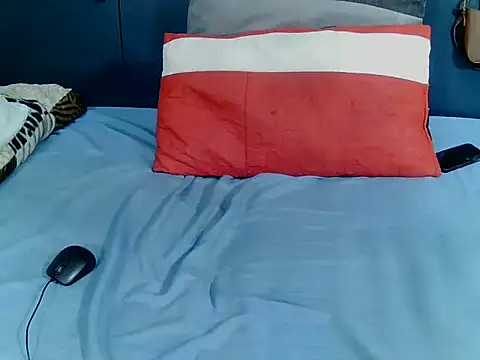 MilkyBoobs7 online show from December 14, 2025, 8:13 pm