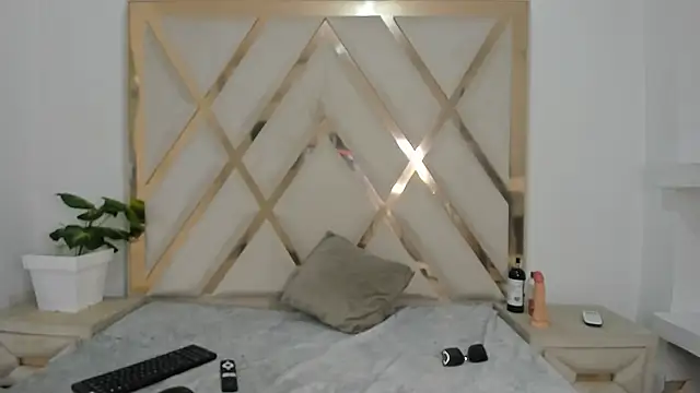 Selenaasm online show from February 5, 2026, 8:46 pm