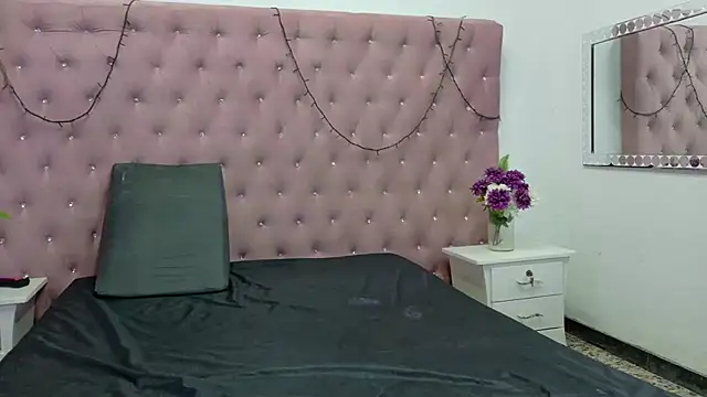 ValentinaFranco1 online show from December 22, 2025, 8:17 pm