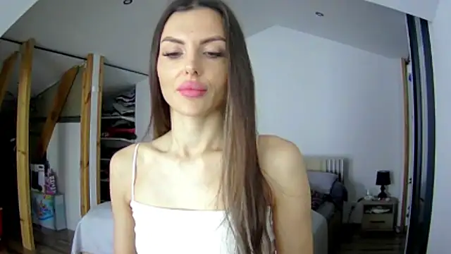 Addisonadore online show from April 21, 2026, 6:52 am