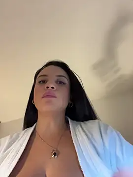 Snapshot of Lena-Williamss chatting on June 18, 2026, 2:34 am Lena-Williamss online show from June 18, 2026, 2:34 am