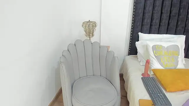 scarlett vixen7 online show from January 5, 2026, 5:27 pm