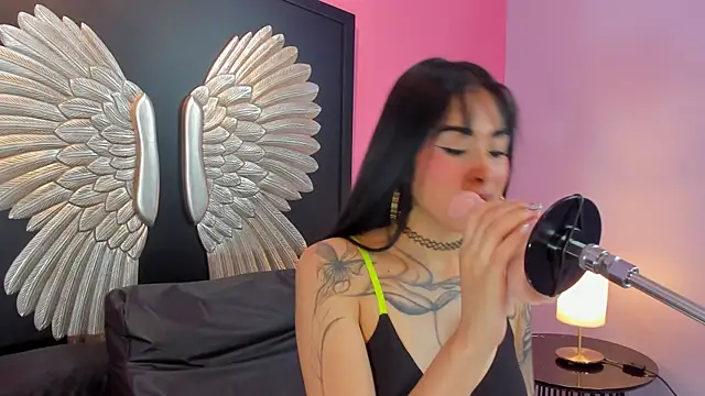 Belanny online show from February 9, 2026, 3:32 am