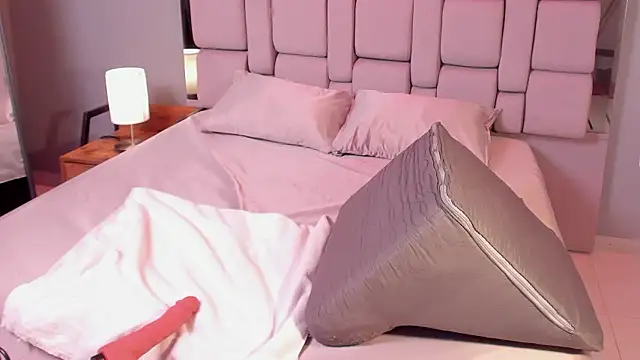 Belanny online show from March 5, 2026, 4:08 am