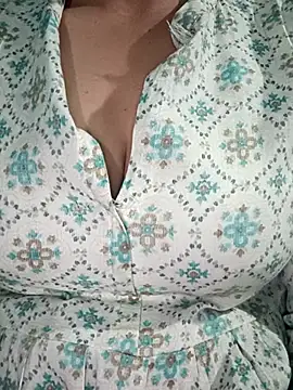 Snapshot of teena-11 chatting on January 9, 2026, 3:59 pm teena-11 online show from January 9, 2026, 3:59 pm