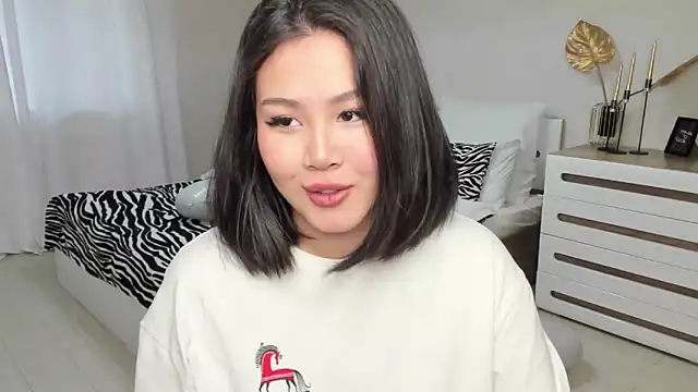 Brunette Charm online show from March 7, 2026, 11:18 am