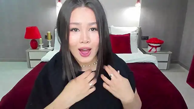 Brunette Charm online show from April 5, 2026, 5:54 pm