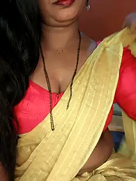 Snapshot of Rachu_love chatting on April 21, 2026, 6:44 pm Rachu love online show from April 21, 2026, 6:44 pm