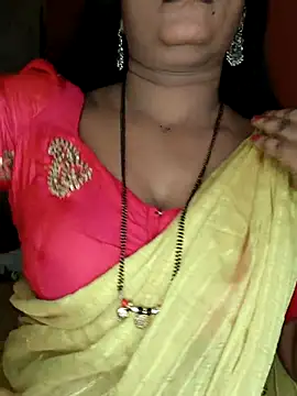Snapshot of Rachu_love chatting on May 15, 2026, 10:33 am Rachu love online show from May 15, 2026, 10:33 am