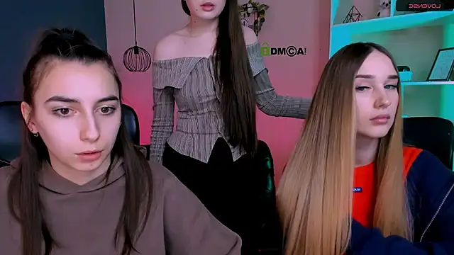 mila firee online show from March 17, 2026, 10:51 am