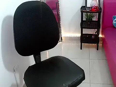 Shawnycarson online show from April 18, 2026, 7:58 pm