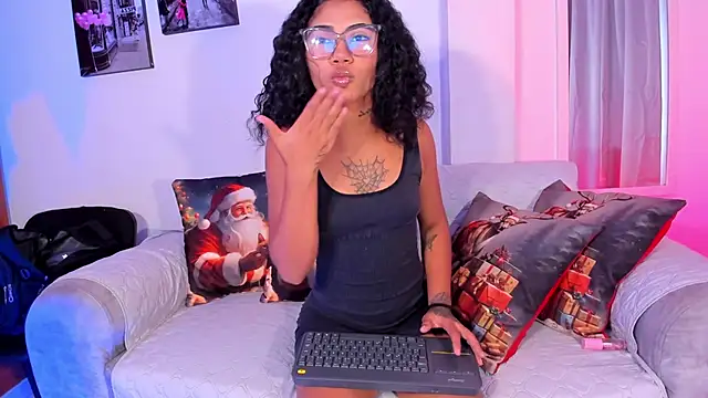 Snapshot of Paulete__W chatting on December 15, 2025, 1:15 pm Paulete W online show from December 15, 2025, 1:15 pm