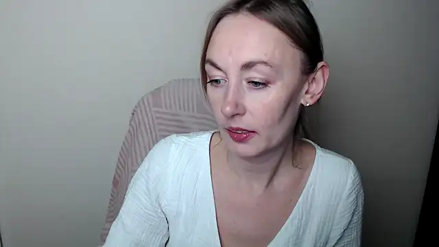 LiaSeass  online show from February 12, 2026, 12:44 pm