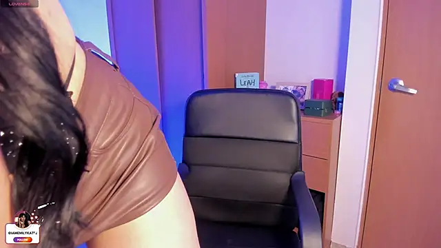 emily kate  online show from April 4, 2026, 12:31 am