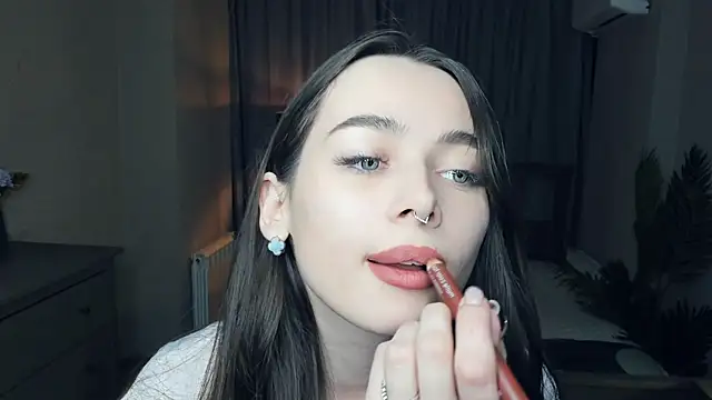 YvonneRobes online show from February 1, 2026, 7:34 pm