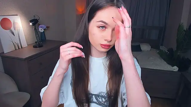 YvonneRobes online show from February 4, 2026, 7:09 pm