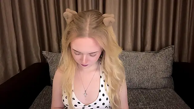 Snapshot of Dari_Foxx chatting on May 25, 2026, 10:38 pm Dari Foxx online show from May 25, 2026, 10:38 pm