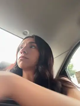 lunaluxury22 online show from January 11, 2026, 9:31 pm