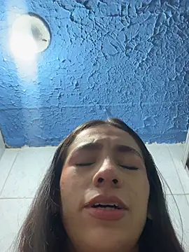 lunaluxury22 online show from March 8, 2026, 1:04 pm