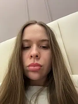 Nicole Loving online show from December 13, 2025, 9:31 pm