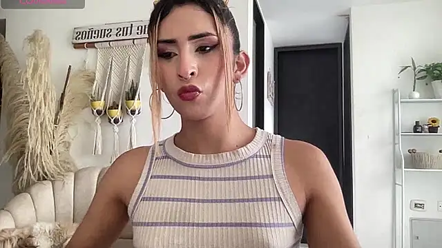 Snapshot of isa_fox_23 chatting on May 25, 2026, 1:28 pm isa fox 23 online show from May 25, 2026, 1:28 pm