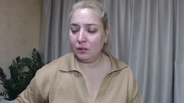 sweetpussy13 online show from October 5, 2025, 6:45 am